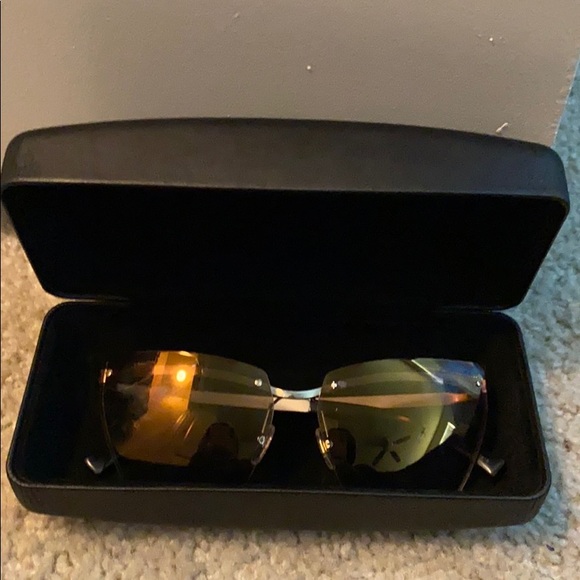 Versace shades with box - Picture 2 of 4